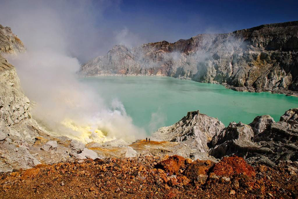 Ijen: A mina de enxofre vulcnica de Java Oriental, na Indonsia 01