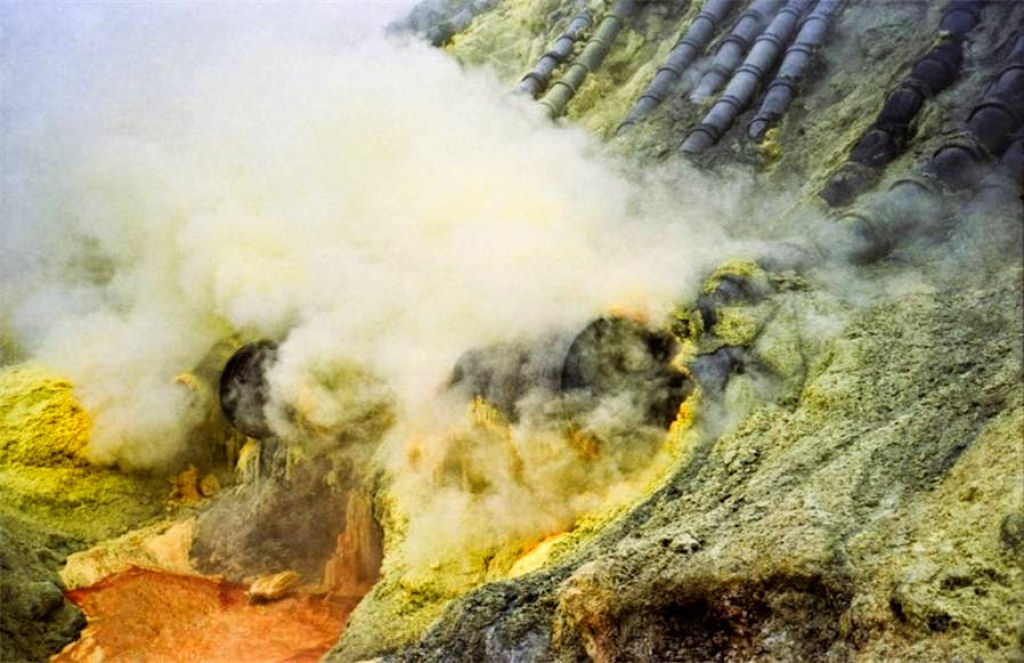 Ijen: A mina de enxofre vulcnica de Java Oriental, na Indonsia 12