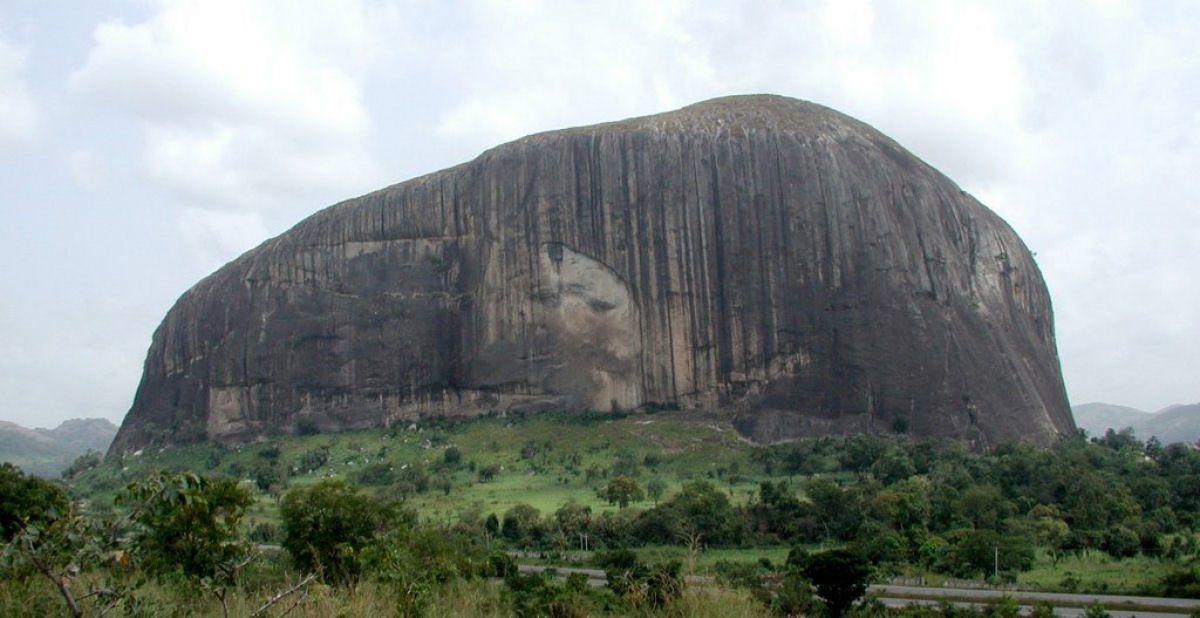 Monte Zuma, o extraordinário monólito natural junto à capital de Nigéria