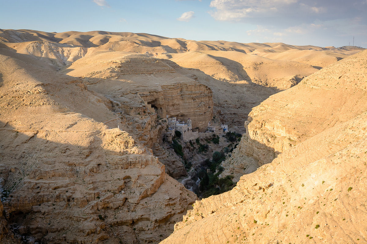 O mosteiro de So Jorge de Coziba em Wadi Qelt 01