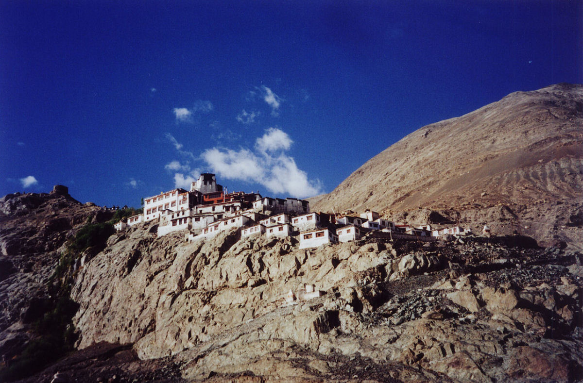 Diskit  considerado o maior e mais antigo mosteiro budista tibetano