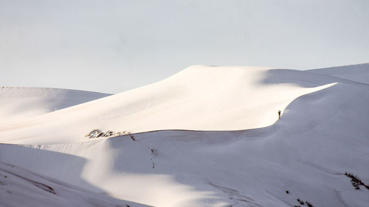 Coberto de neve: assim ficou o deserto do Saara depois da passagem de um histrico temporal 06