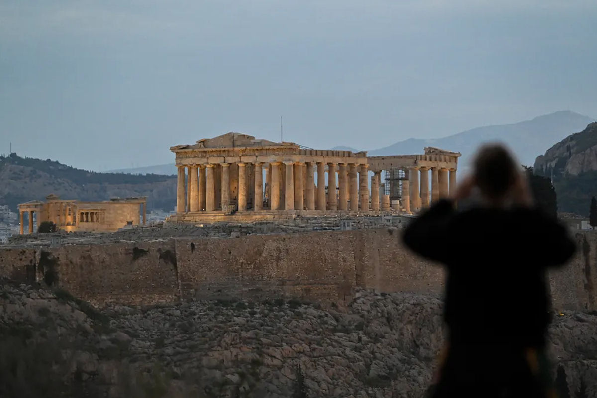 O Partenon de Atenas está completamente livre de andaimes pela primeira vez em 200 anos