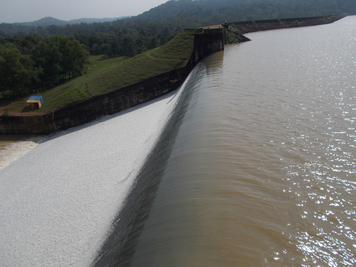 Funcionrio indiano drena barragem inteira para recuperar celular