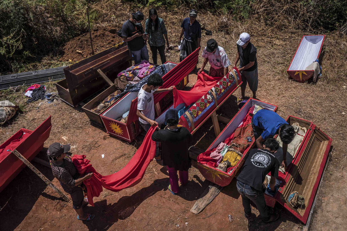 Visita a Toraja, a regio de Indonsia em que os vivos convivem com os mortos 06