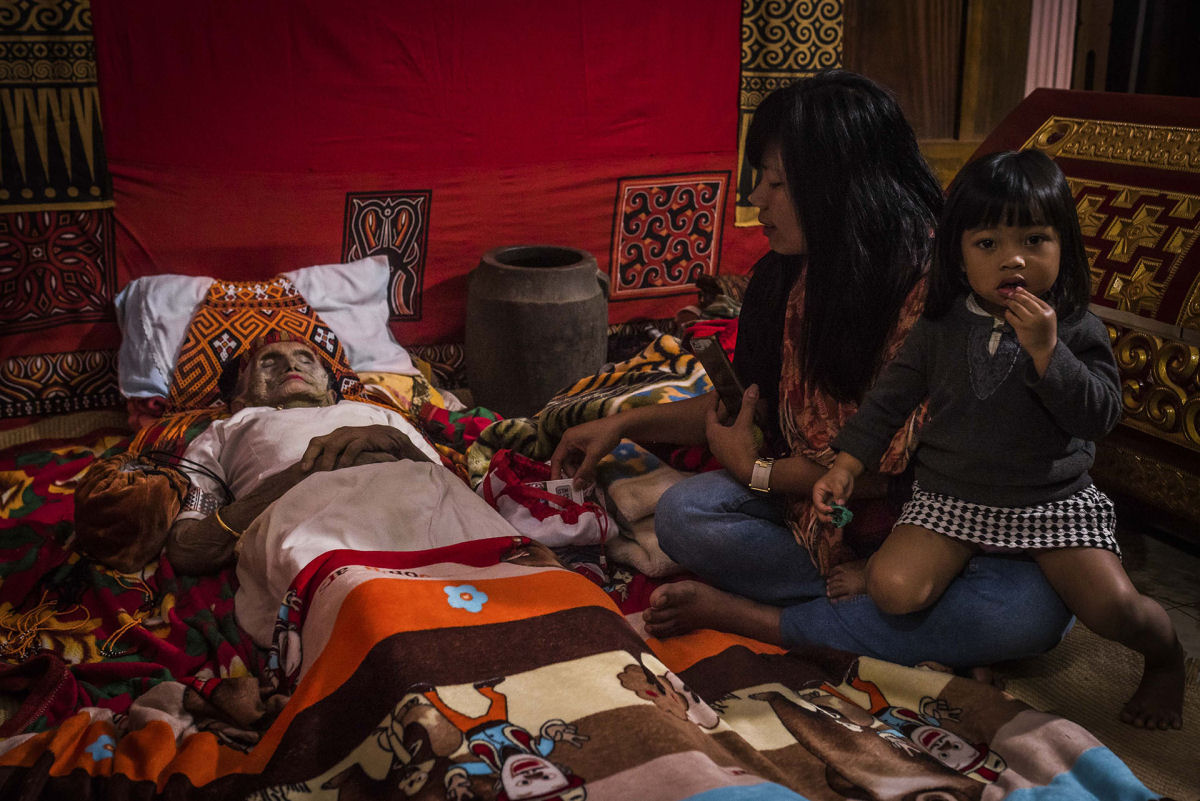 Visita a Toraja, a regio de Indonsia em que os vivos convivem com os mortos 10