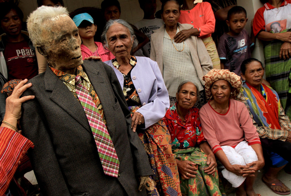 Visita a Toraja, a regio de Indonsia em que os vivos convivem com os mortos 13