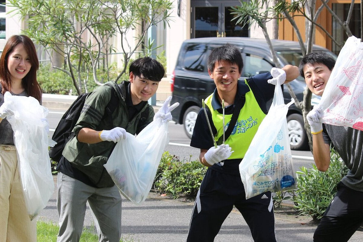 Existe um campeonato mundial de coleta de lixo nas ruas do Japo