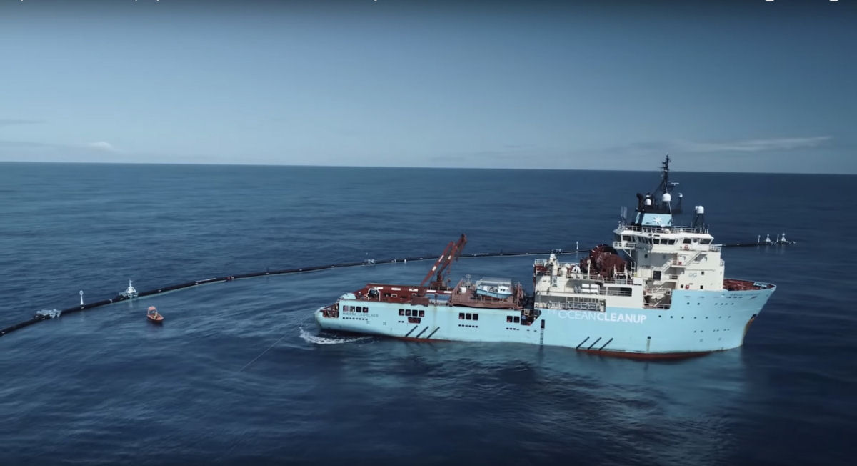 Sistema 001: Um projeto inovador para remover plstico do oceano foi implantado na costa da Califrnia