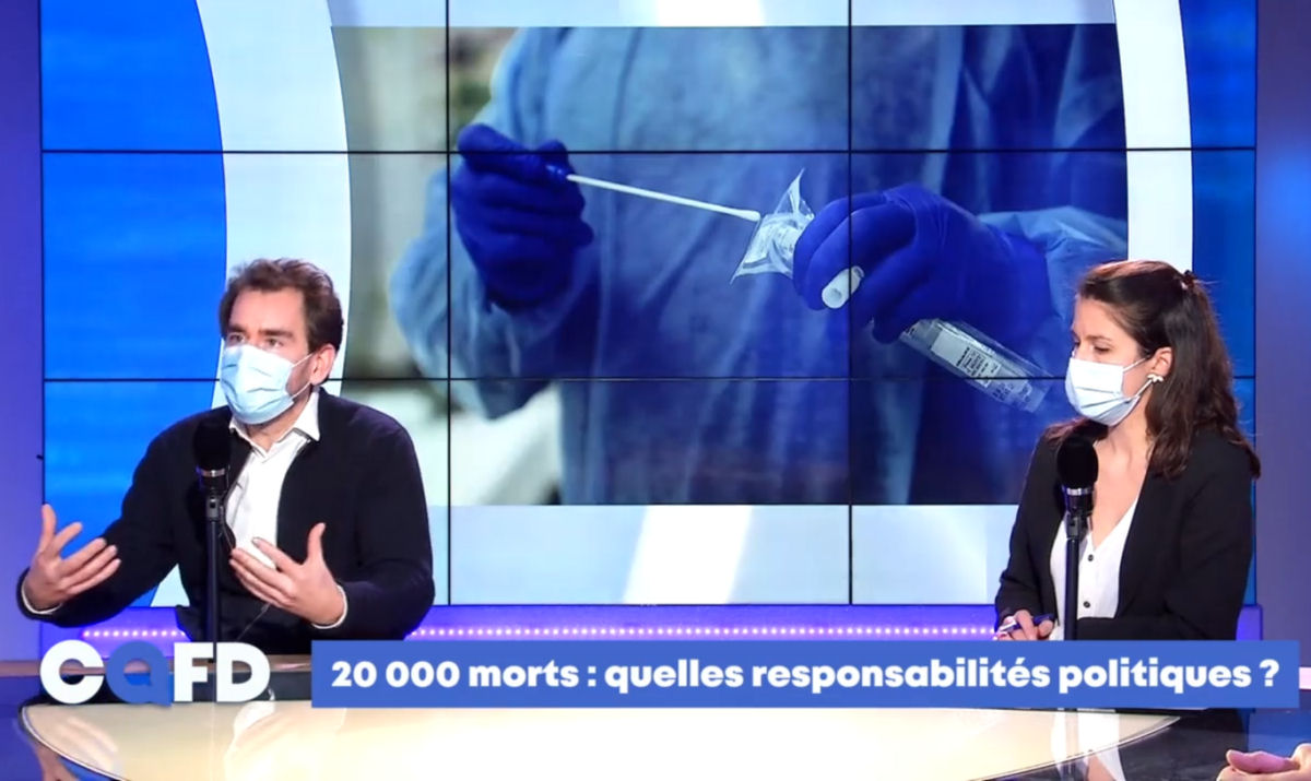 Com espectadores fartos da covid-19, televisão belga vai limitar o tempo de notícias dela