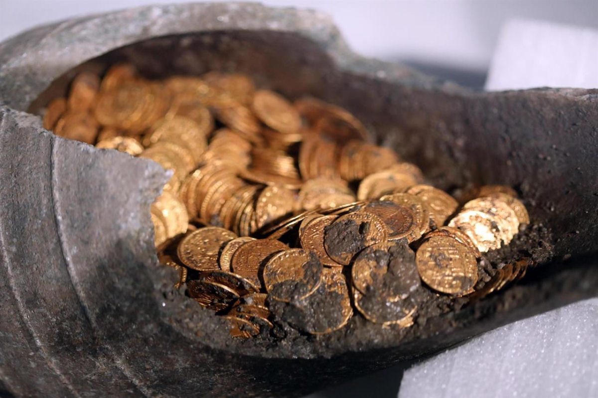 Tesouro de Como: 1.000 moedas de ouro em uma pote