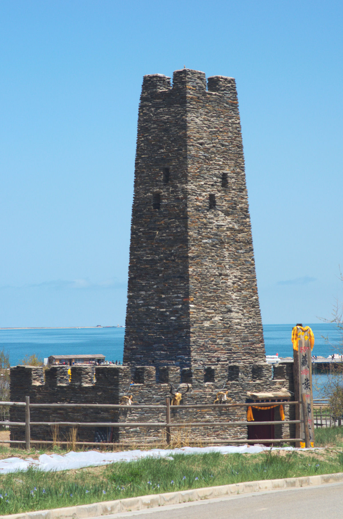 As incrveis torres milenares do Himalaia que ningum sabe quem construiu e para qu