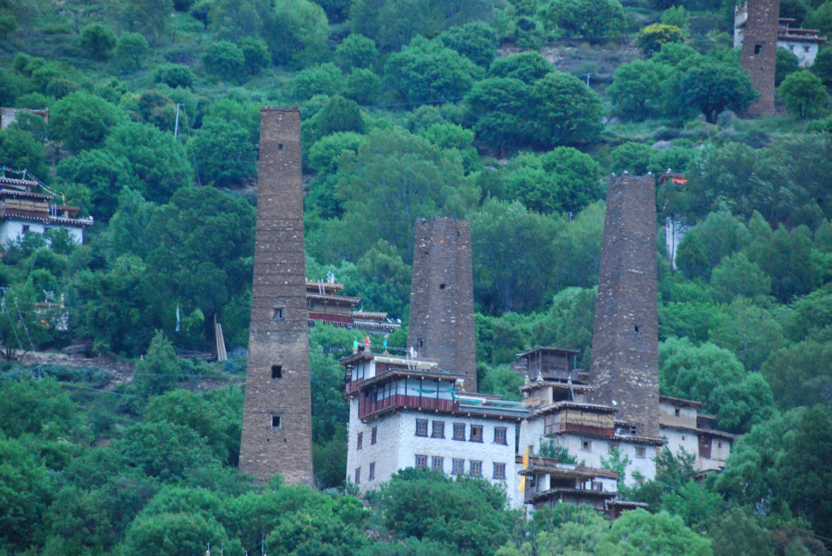 As incrveis torres milenares do Himalaia que ningum sabe quem construiu e para qu