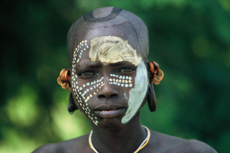 A beleza das Tribos Surma e Mursi, uma cultura em perigo, no sul de Etipia 28