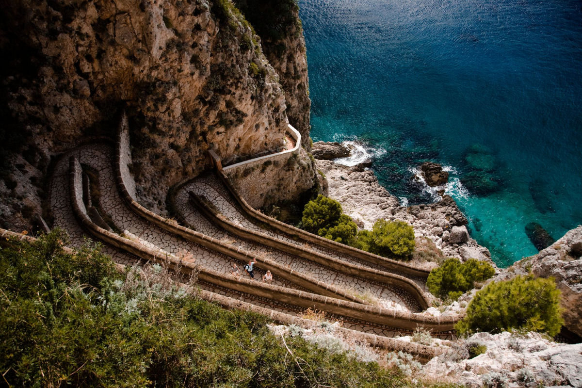 Via Krupp da Ilha de Capri, uma trilha em ziguezague que é uma obra de