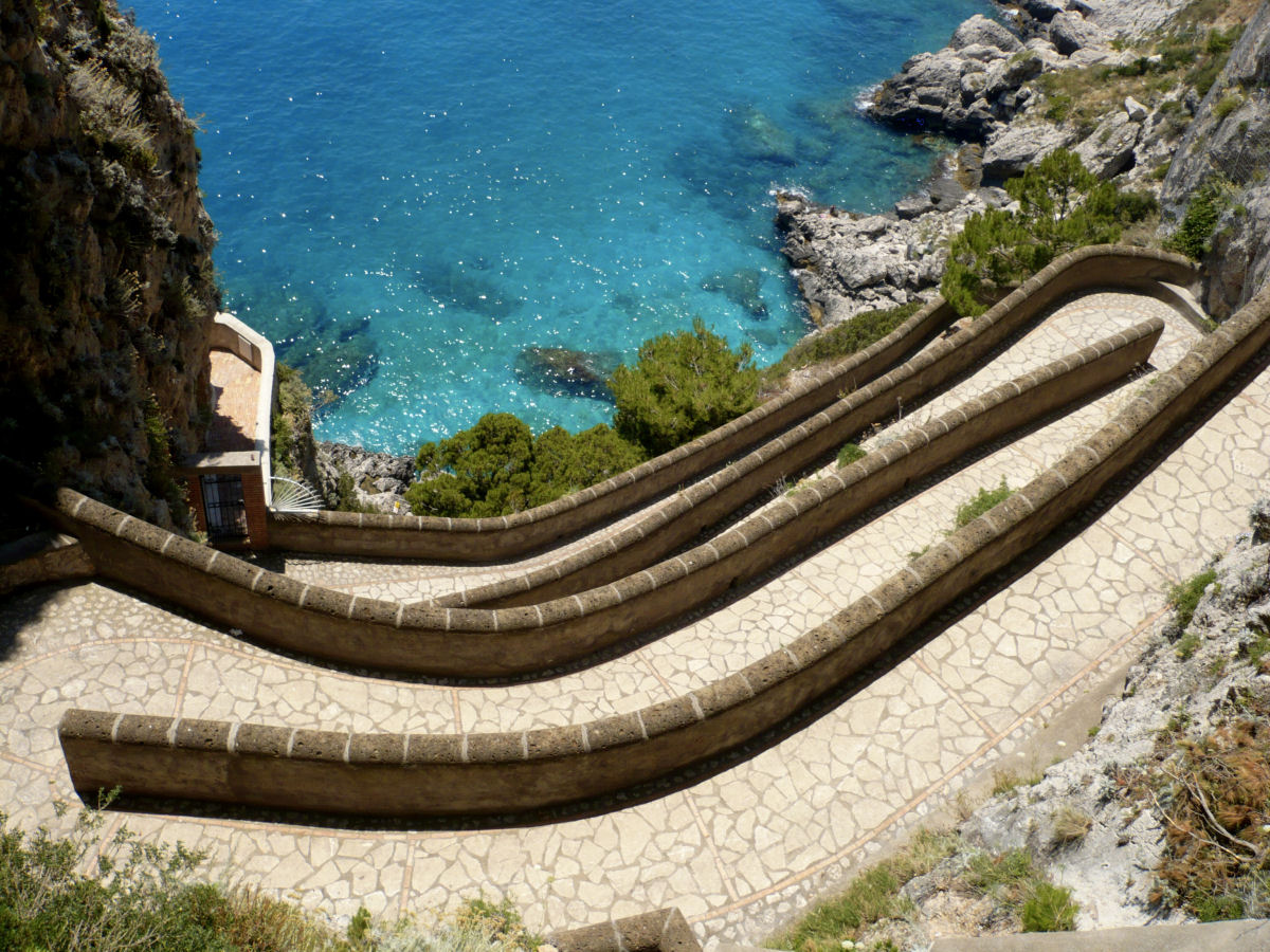 Via Krupp da Ilha de Capri, uma trilha em ziguezague que  uma obra de arte 08