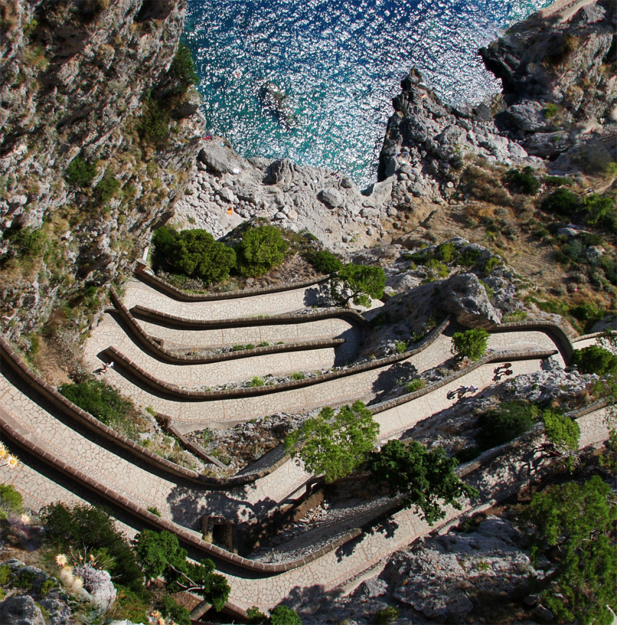 Via Krupp da Ilha de Capri, uma trilha em ziguezague que  uma obra de arte 10