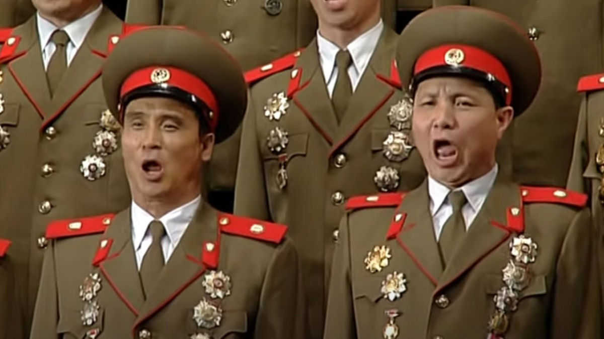 Militares norte-coreanos executam 'Killing in the Name' atravs de edio inteligente