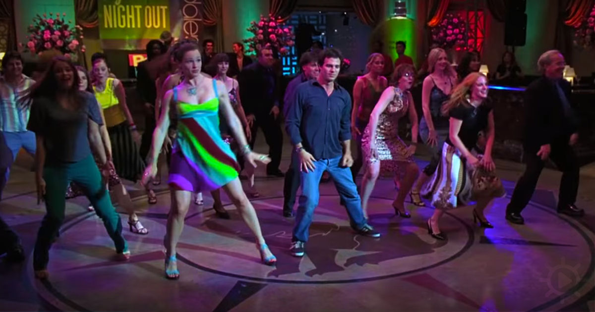 Um monte de sequências de dança de filmes antigos combinadas com 'Uptown Funk'
