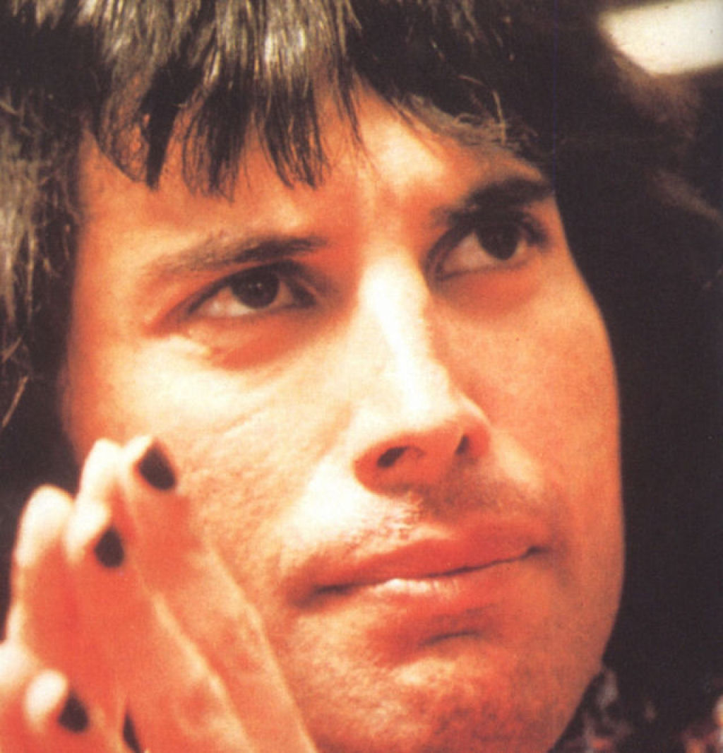 Hoje Freddie Mercury completaria 66 anos 05