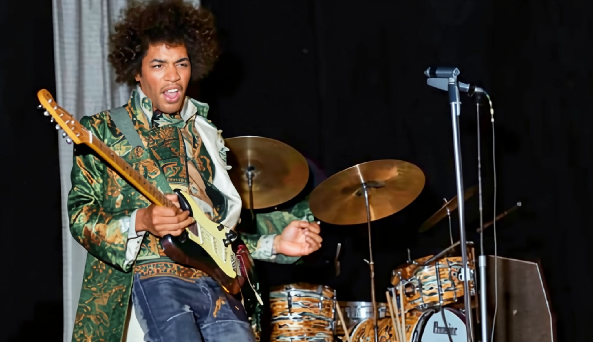 O dia que Jimi Hendrix tocou “Sgt. Pepper’s” para os Beatles, três dias após o lançamento do álbum