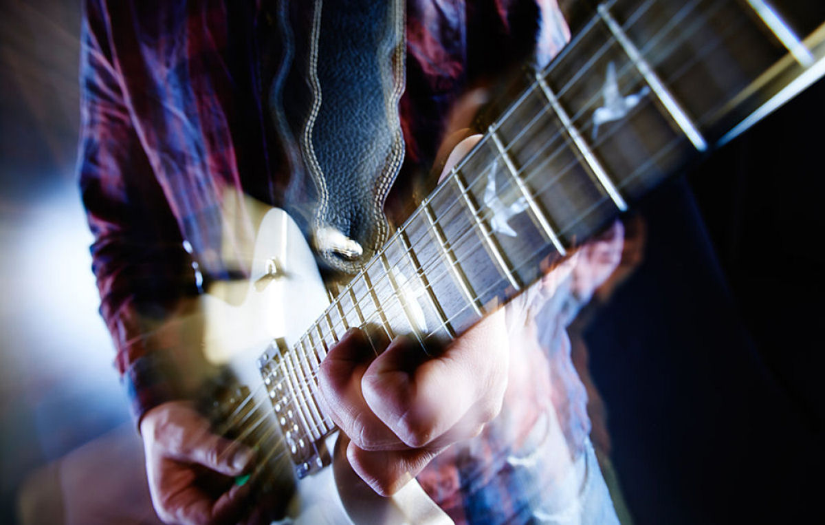 Os solos de guitarra mais icnicos por ano de 1965 a 2024