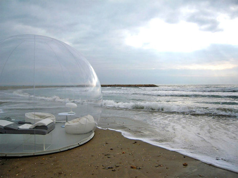 Esta tenda em forma de bolha transparente permite desfrutar da natureza como nunca 01