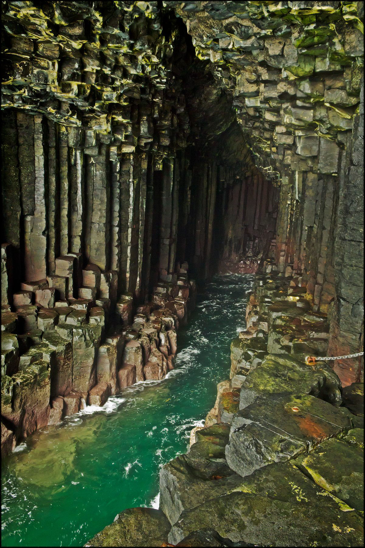 Fingal, a caverna surpreendentemente geomtrica que inspirou de Jlio Verne a Pink Floyd