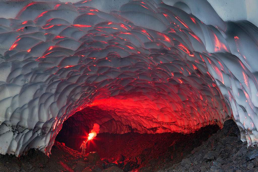 Maravilhas da Natureza - Caverna de gelo de Kamchatka 01
