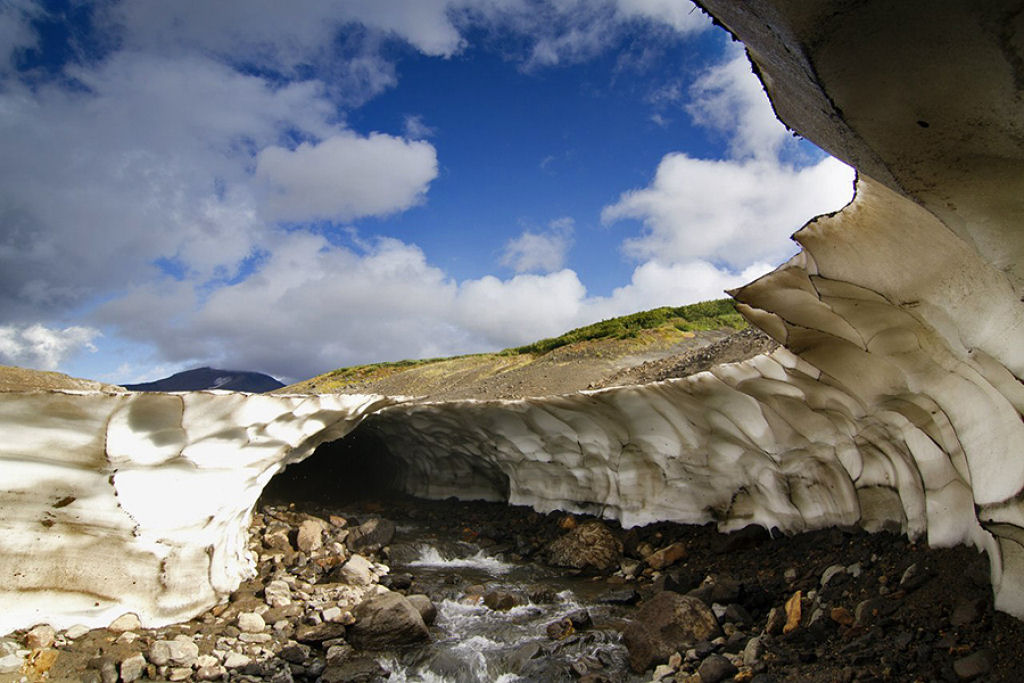 Maravilhas da Natureza - Caverna de gelo de Kamchatka 02