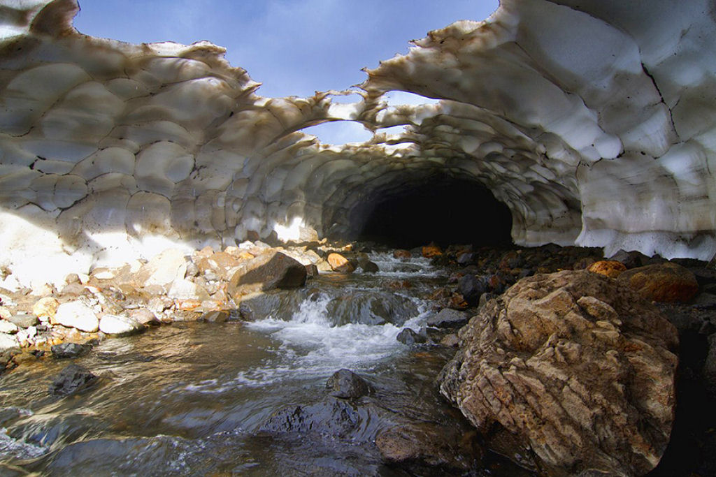 Maravilhas da Natureza - Caverna de gelo de Kamchatka 03