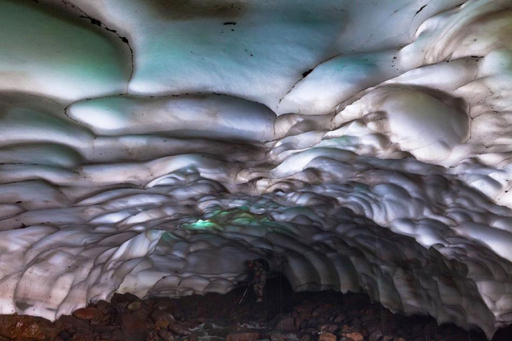 Maravilhas da Natureza - Caverna de gelo de Kamchatka 05