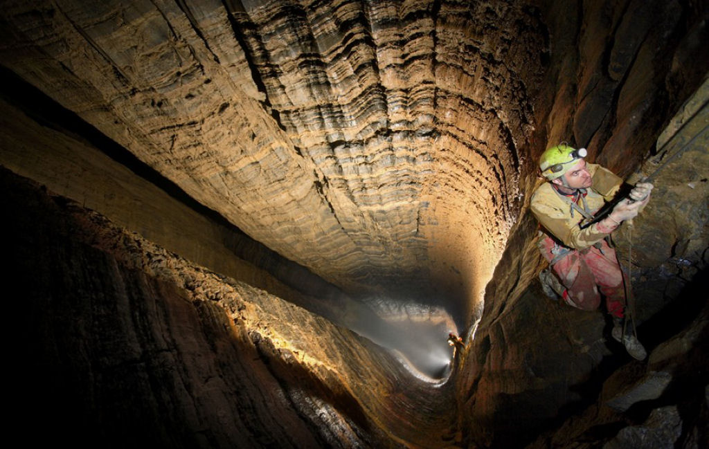 Este fotógrafo capta as imagens mais incríveis das maiores cavernas do mundo 10