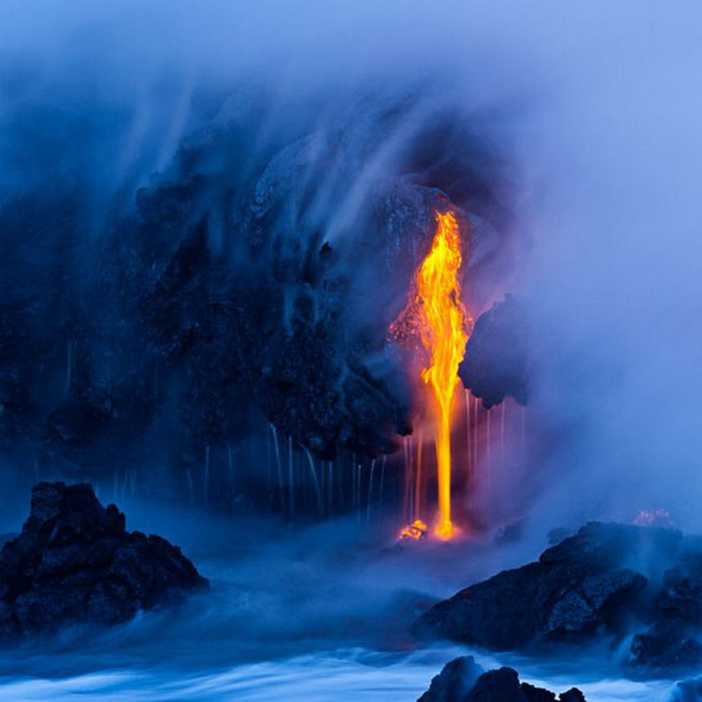 Fotógrafo arrisca a vida para tirar fotos do vulcão mais ativo do mundo 09