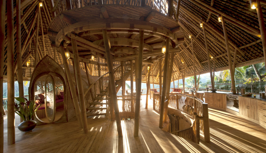Incrvel hotel feito integralmente de bambu em Bali 05