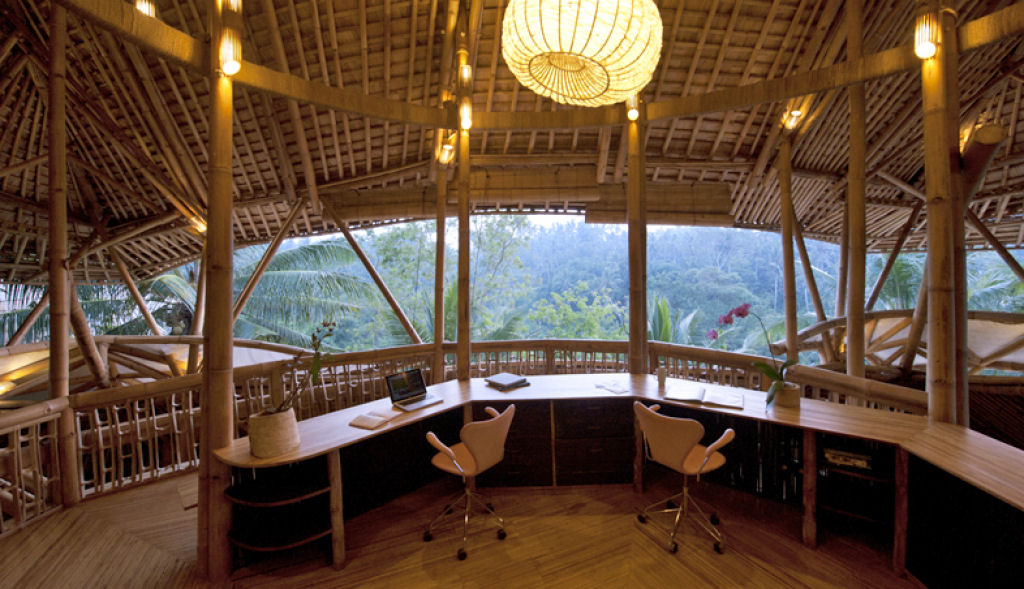 Incrvel hotel feito integralmente de bambu em Bali 09