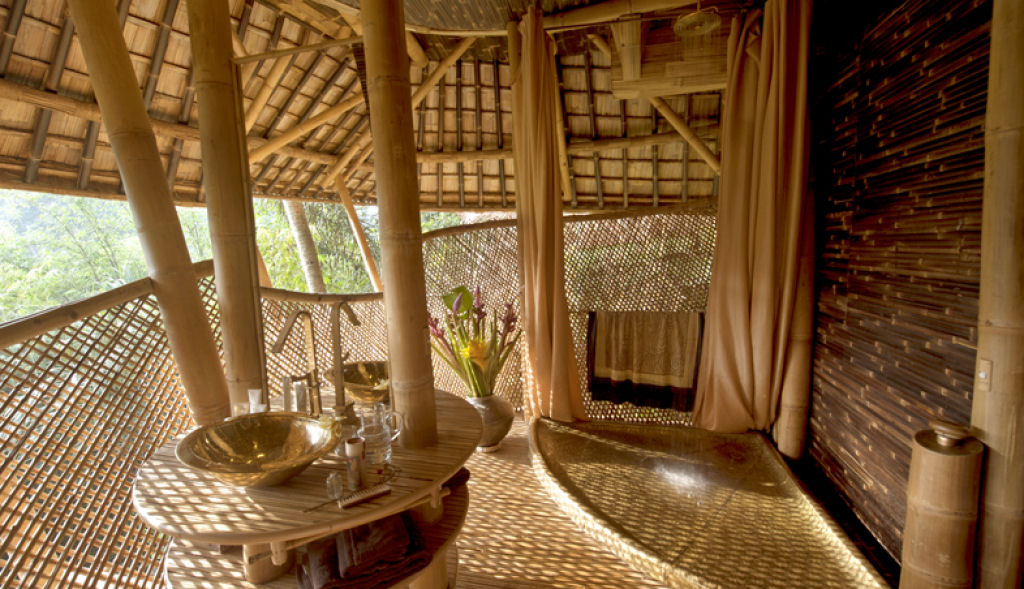 Incrvel hotel feito integralmente de bambu em Bali 15
