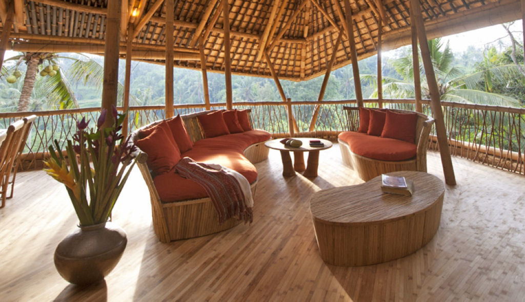 Incrvel hotel feito integralmente de bambu em Bali 17