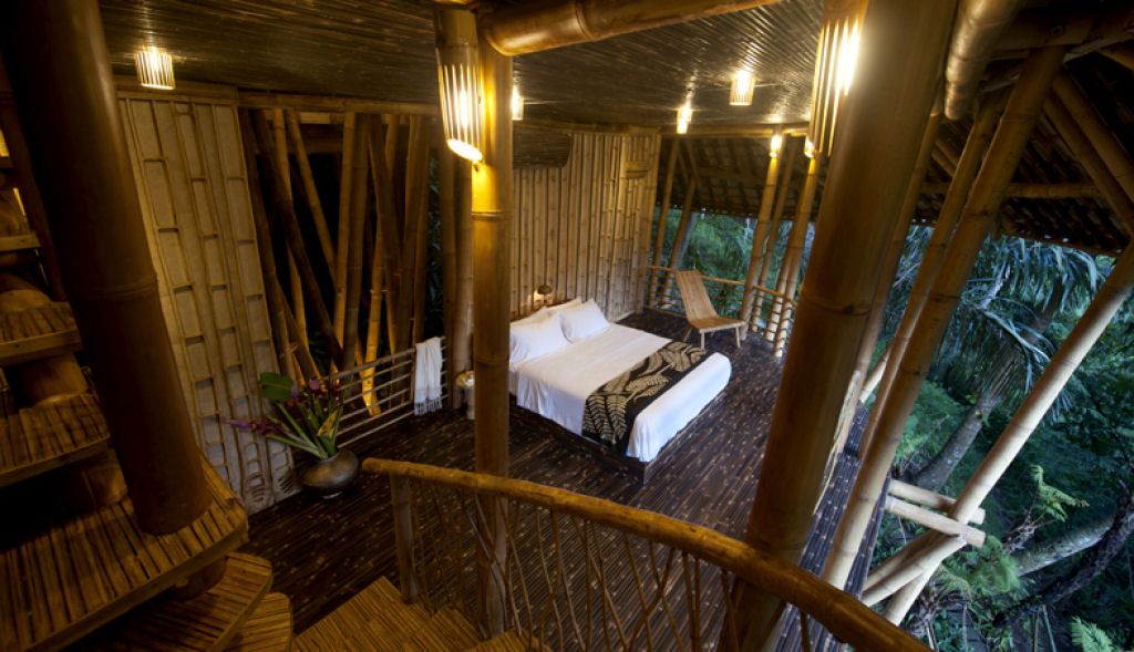 Incrvel hotel feito integralmente de bambu em Bali 19