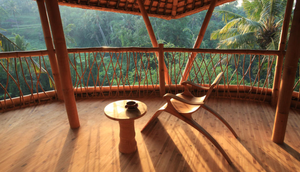 Incrvel hotel feito integralmente de bambu em Bali 21