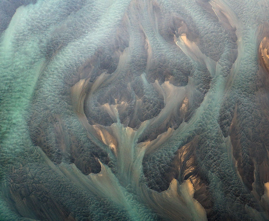 Fotos aéreas espetaculares de rios vulcânicos da Islândia 11