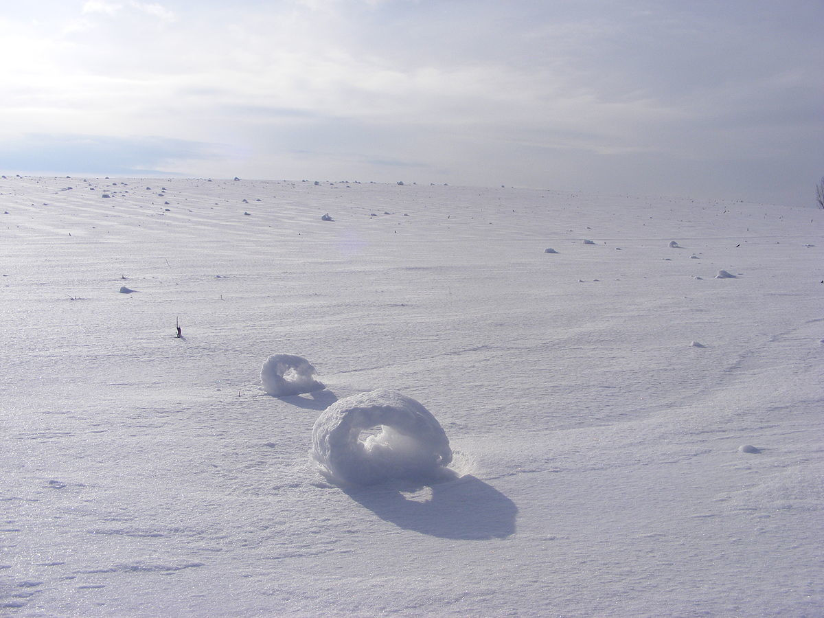 Rolos de neve, o raro fenmeno meteorolgico que cria esculturas naturais 02