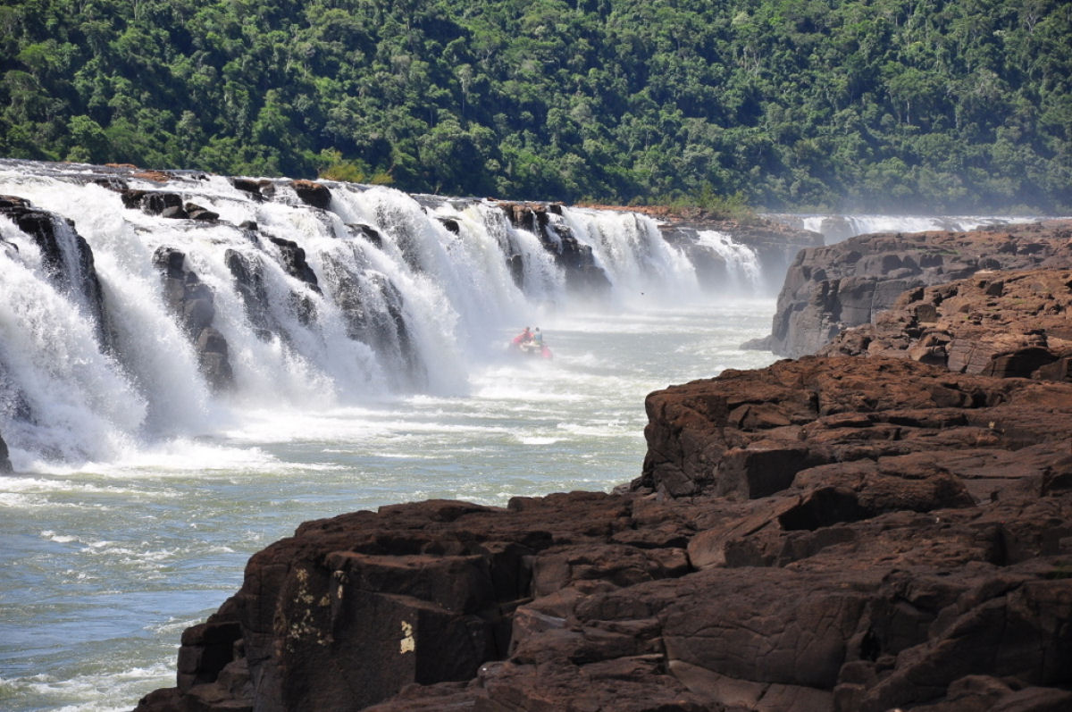 Salto do Iucum: a cachoeira de 3 km que corre paralela ao rio 06