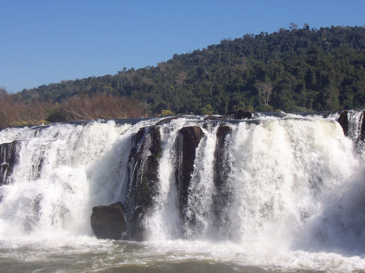 Salto do Iucum: a cachoeira de 3 km que corre paralela ao rio 12