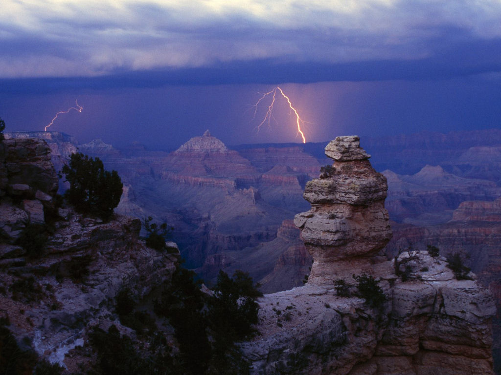 Fotógrafo captura tempestades elétricas poderosas sobre o Grand Canyon 06