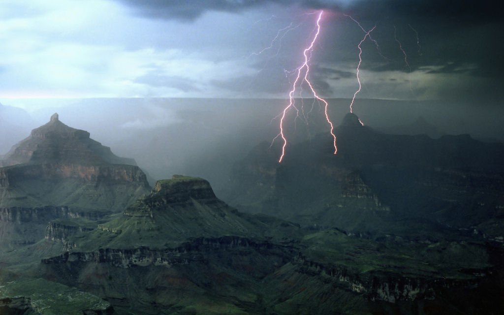 Fotgrafo captura tempestades eltricas poderosas sobre o Grand Canyon 09