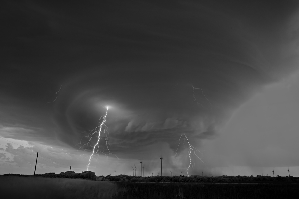 As sinistramente incrveis fotos de tempestades em preto e branco de Mitch Dobrowner 06