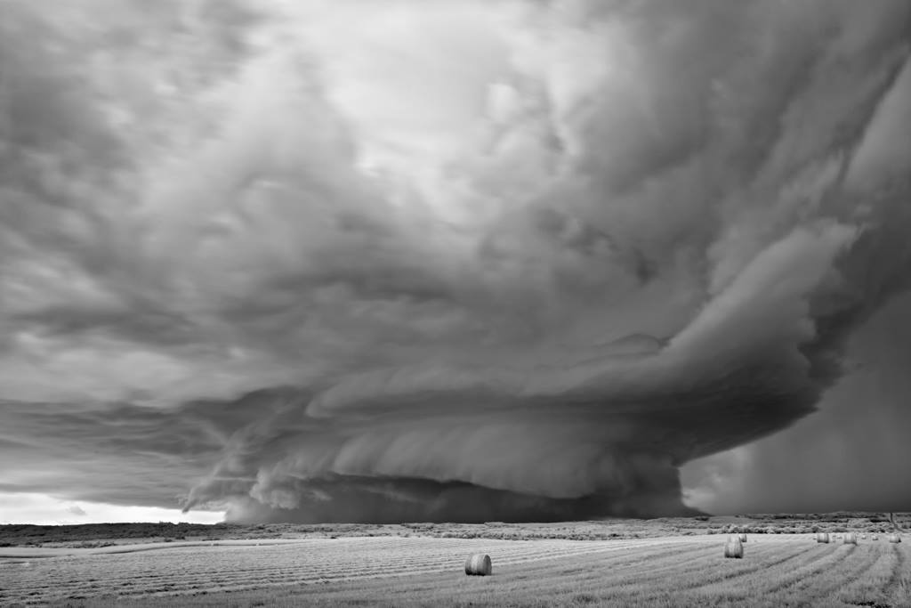 As sinistramente incrveis fotos de tempestades em preto e branco de Mitch Dobrowner 09