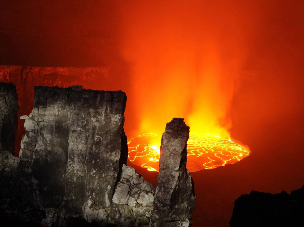 Maravilhas da Natureza - Vulcão Nyiragongo 01