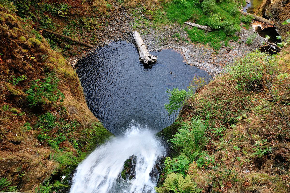 Cataratas de Multnomah, a cascata dupla que parece algo sado de um romance de Tolkien
